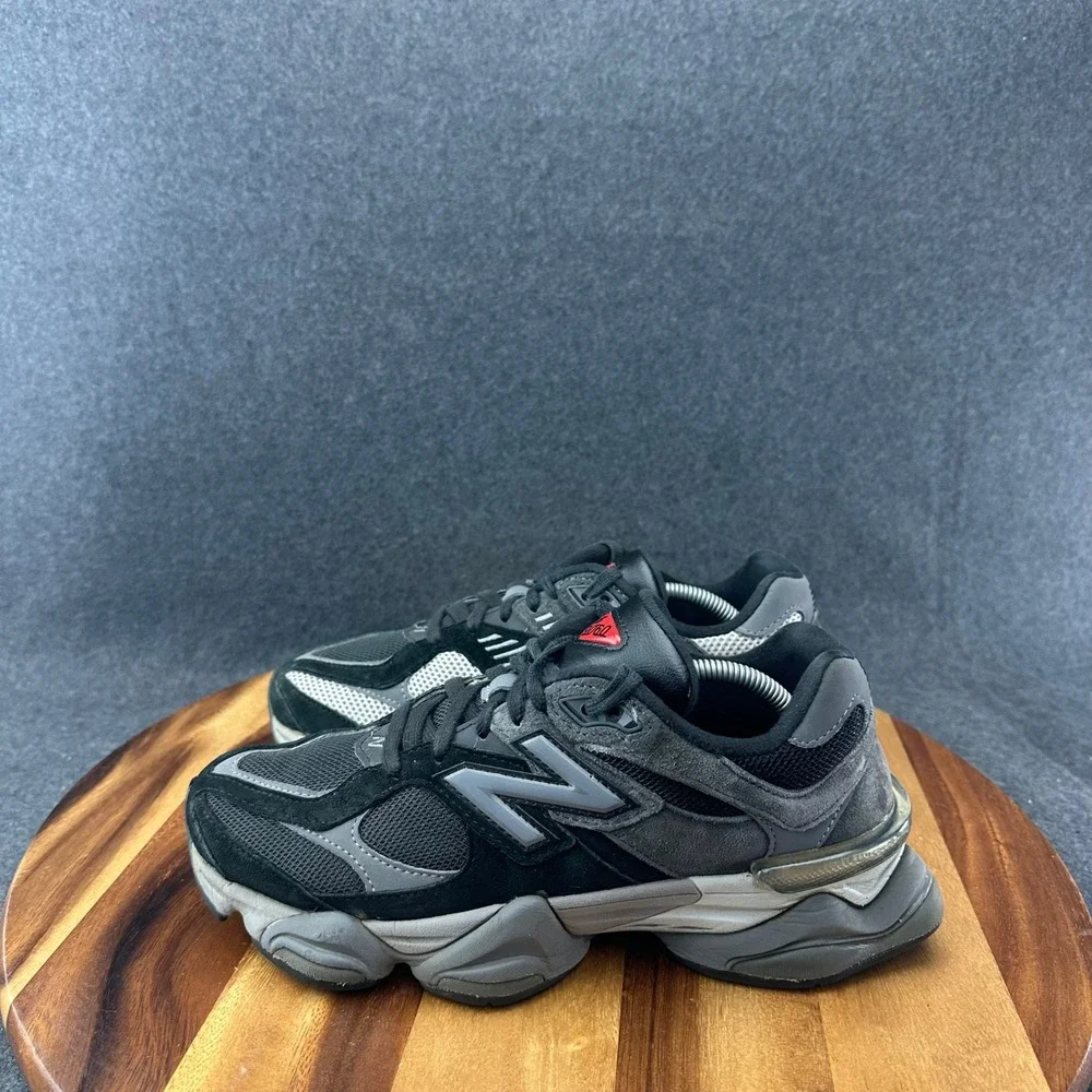 New Balance 9060 U9060BLK Mens Size 7 Black Gray Suede Running Shoes